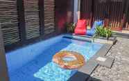 Hồ bơi 2 Jukung Villas Kuta