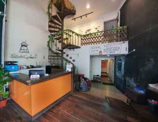 Lobi 2 SPOT ON 89698 Budget Inn Hotel