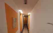 Lobi 4 SPOT ON 89698 Budget Inn Hotel