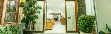 Lobby 2 Kartini Hotel