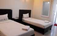 Kamar Tidur 4 The Village Hotel