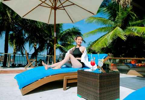 Swimming Pool BOUNCE BEACH Tien Sa Hotel Resort & Spa