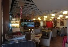 Lobby 2 OYO 579 Anisabel Suites