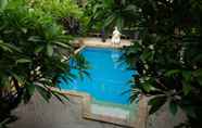Swimming Pool 2 Kerti Beach Bungalow and Restaurant
