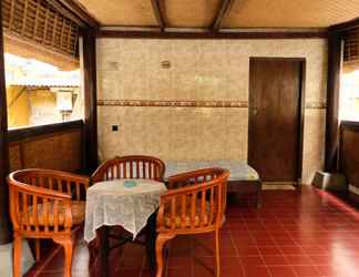 Luar Bangunan 2 Kerti Beach Bungalow and Restaurant