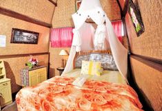 Bedroom 5 Kerti Beach Bungalow and Restaurant
