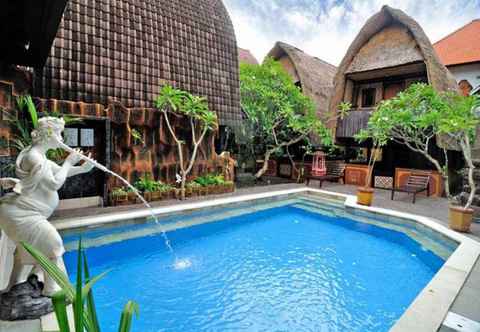 Kolam Renang Kerti Beach Bungalow and Restaurant