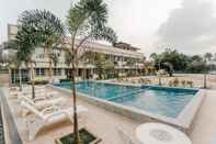 Swimming Pool Aneeda Inn