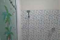 In-room Bathroom SPOT ON 2789 Omah Jenitra Syariah