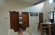 Restaurant 6 SPOT ON 2789 Omah Jenitra Syariah