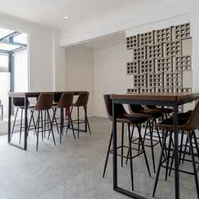 Bar, Cafe and Lounge 7 RedDoorz Premium near Centre Point Mall Medan, Medan Amplas Hotels