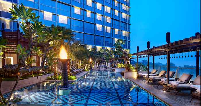 Kolam Renang Four Seasons Hotel Jakarta