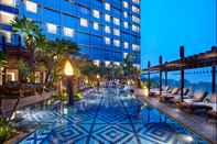 Kolam Renang Four Seasons Hotel Jakarta