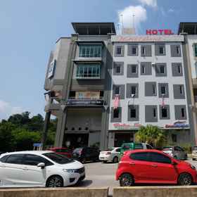 Exterior / Building 1 OYO 89492 Carlton Inn Bukit Ubi, The Hill Cafe Tembeling Resort Hotels