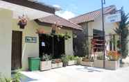 Exterior 4 Cozy Homestay Anggrek by Damandiri Selo