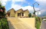 Exterior 3 Cozy Homestay Cemara by Damandiri Selo