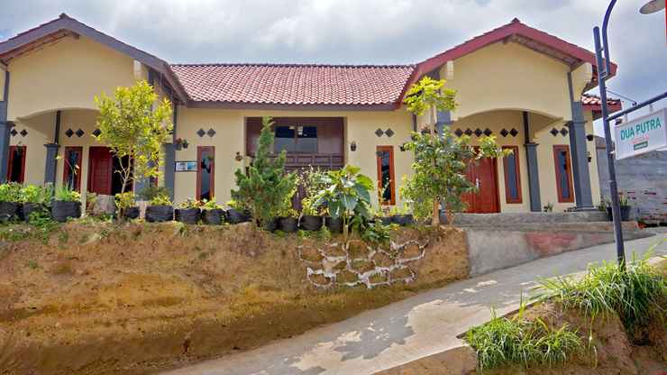 EXTERIOR_BUILDING Cozy Homestay Dua Putra by Damandiri Selo
