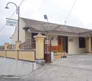 Exterior 5 Cozy Homestay Edelweiss by Damandiri Selo