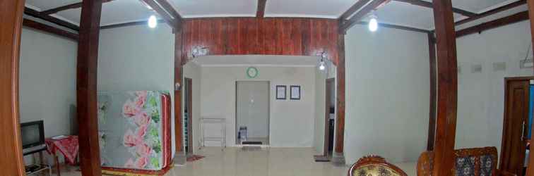 Lobby Cozy Homestay Ibnu Hajar by Damandiri Selo