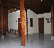 Lobi 2 Cozy Homestay Pakdhe Nardi by Damandiri Selo