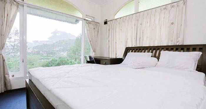 Bedroom Villa Pinus by The Amazing Malang