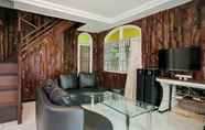 Lobby 5 Villa Pinus by The Amazing Malang