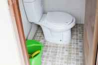 Toilet Kamar Cozy Homestay Sabila by Damandiri Selo