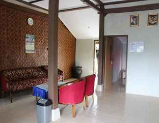 Lobby 2 Cozy Homestay Valensia by Damandiri Selo