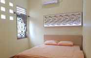 Bedroom 6 De Hanami Homestay Setrayasa