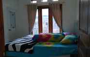 Kamar Tidur 4 Full House 3 Bedroom at Villa Rumah Nenek 3