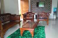 Lobby Full House 3 Bedroom at Villa Rumah Nenek 3