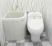 Toilet Kamar 6 MM Homestay Sidoarjo (Syariah)