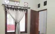 ห้องนอน 5 Nginap Jogja at Homestay Pakwah