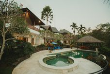 スイミングプール Beji Hill Villa