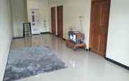 Lobby 4 3 Bedroom at Homestay Bandara