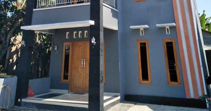 Bangunan 3 Bedroom at Homestay Bandara