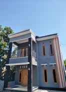 EXTERIOR_BUILDING 3 Bedroom at Homestay Bandara