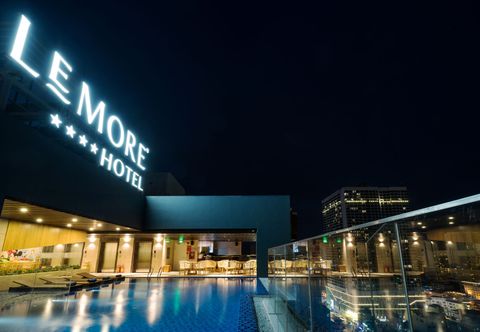 สระว่ายน้ำ LeMore Hotel Nha Trang