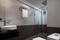 Phòng tắm bên trong Hanoi Malo Hotel