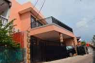 Exterior J4 Homestay