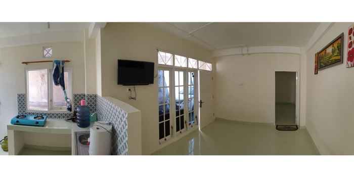 Sảnh chờ Full House 3 Bedroom at Bener Paviliun