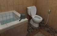 Toilet Kamar 7 Hotel Arsa Bhuwana
