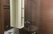 Toilet Kamar 7 Apartemen Puri Orchard by ANG