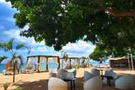 Bar, Kafe, dan Lounge Brazaville Beach Resort
