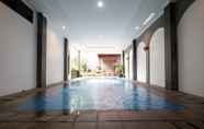 Swimming Pool 5 Calm Sweet Karang Pola