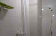 In-room Bathroom 2 RJ Beds of 6 at Kota Ayodhya