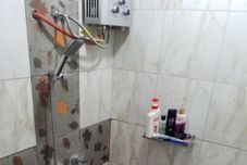 客房浴室 Villa Adipati Cigadung 1