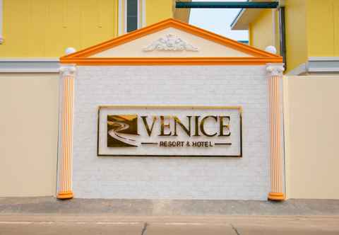 Bangunan Venice Resort