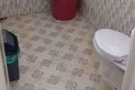 Toilet Kamar Uncu House Bukittinggi