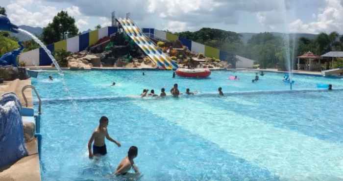 Swimming Pool Suannamphukradueng Resort and Hotel